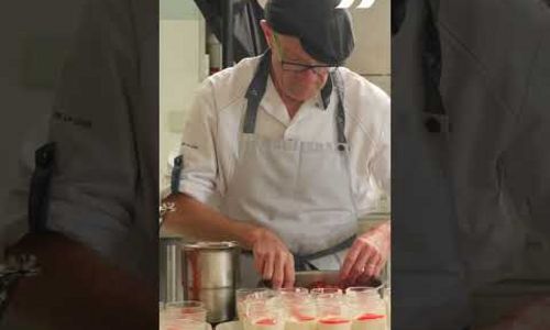 Ici, on cuisine ! Un menu étoilé dans les lycées : riz au lait de coco et coulis de fraise